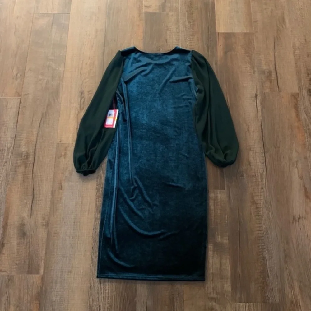 Vince Camuto Velvet Green Dress Sheer Long Sleeves - Picture 6 of 6